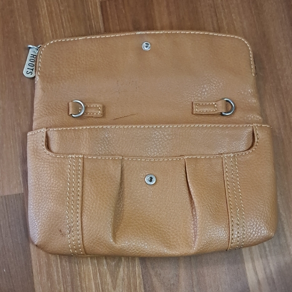 Roots Camel Leather Wristlet - Picture 4 of 7